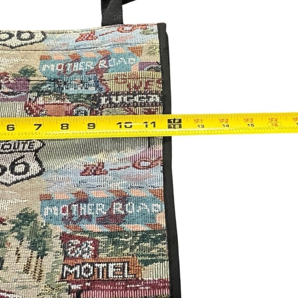 A39-Multi-coloured tapestry tote bag with zipper closure, Route 66 design - Picture 3 of 7